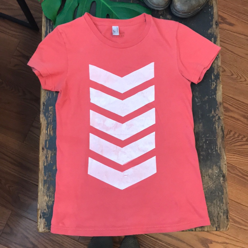 Coral chevron graphic tee screen print fits XS